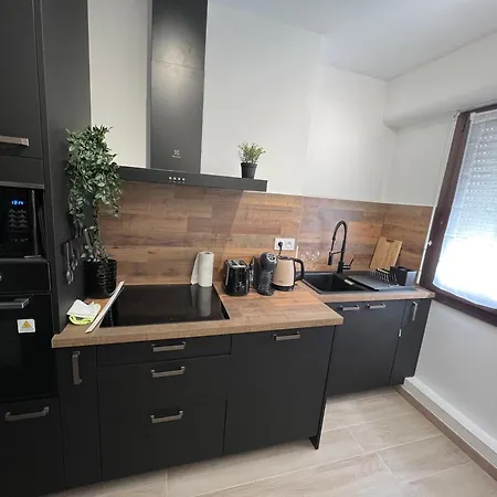 Havre De Livia, Cosy T2 Meuble Proche דירה